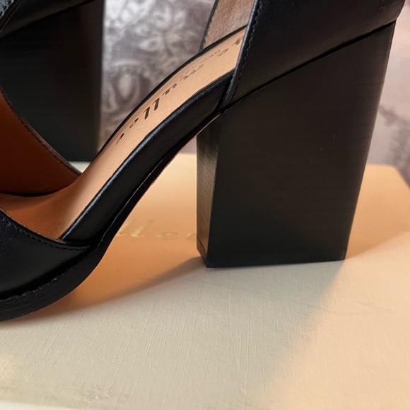 BEUTIFUL BRAND NEW STRAPY HEEL - Picture 9 of 9